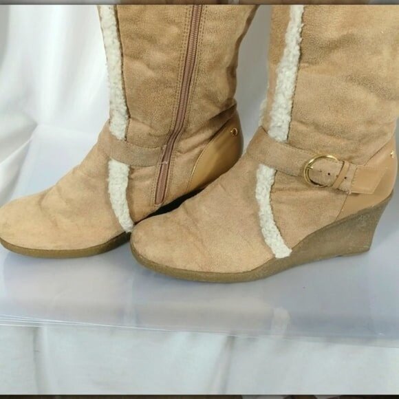 Tan Women's Fleece Trimmed Side Zipper 3” Wedge Heels Suede 14” Boots Size 8 M - Picture 2 of 9